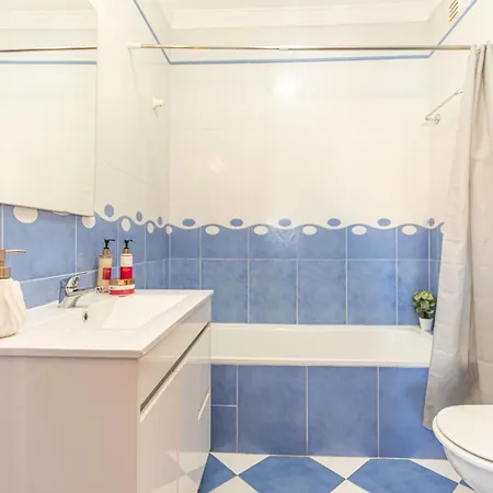 Monis Place-modern With Sunny Balcony Appartamento Tavira