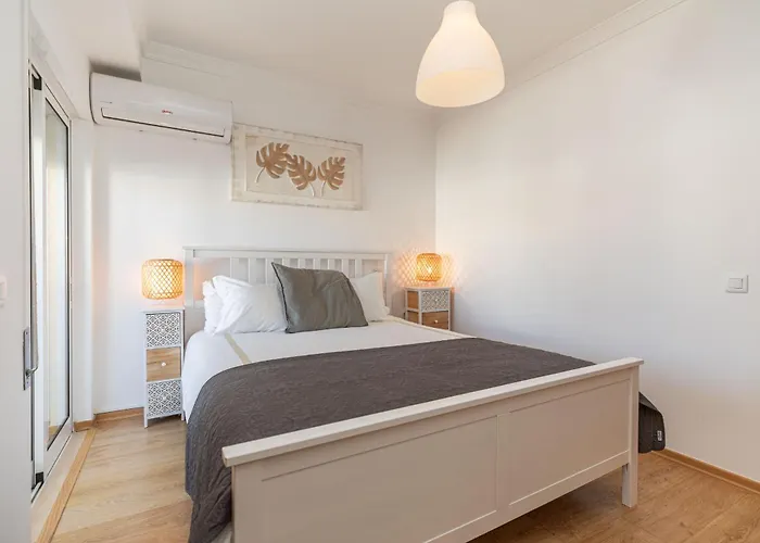 Διαμέρισμα Monis Place-modern With Sunny Balcony *