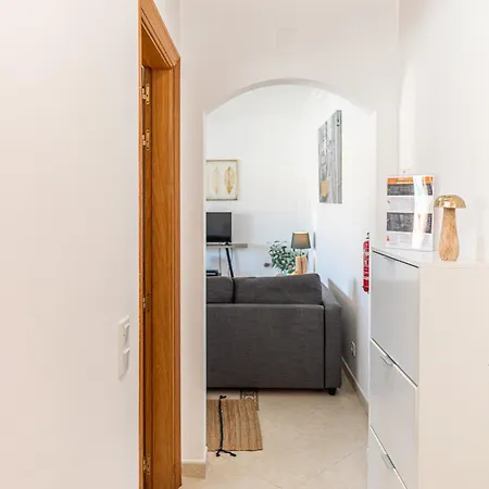 Apartment Monis Place-modern With Sunny Balcony