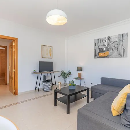 Monis Place-modern With Sunny Balcony